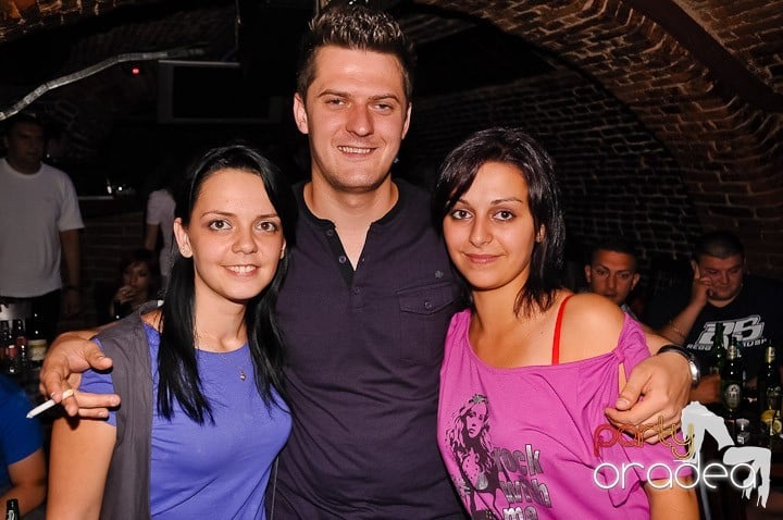 Încheie luna iunie în Club Escape, 