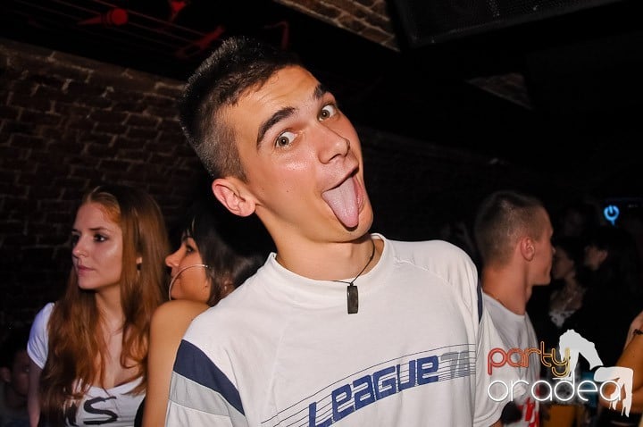 Încheie luna iunie în Club Escape, 