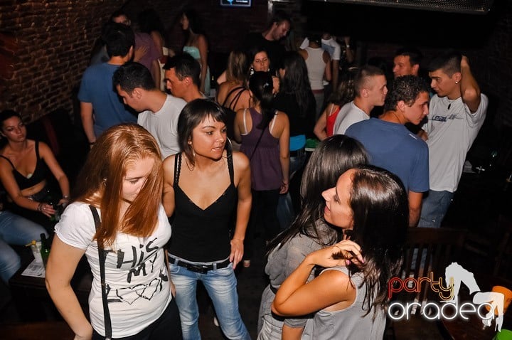 Încheie luna iunie în Club Escape, 