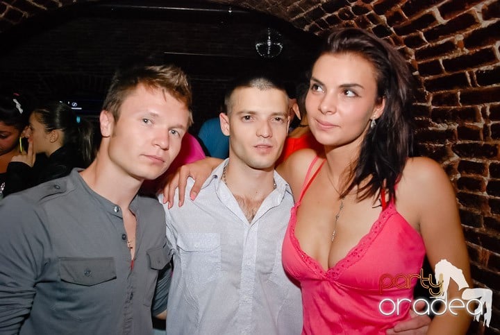 Încheie luna iunie în Club Escape, 