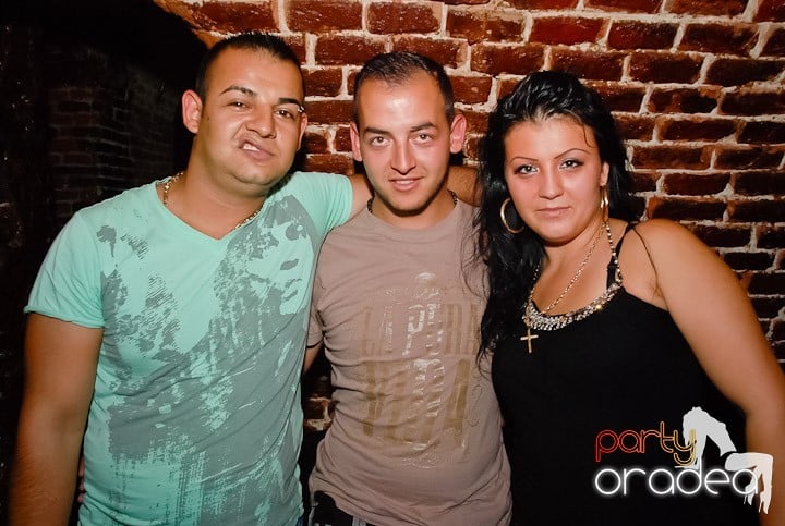 Încheie luna iunie în Club Escape, 