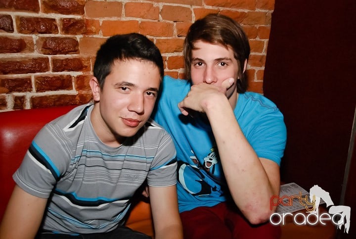 Încheie luna iunie în Club Escape, 