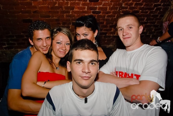 Încheie luna iunie în Club Escape, 