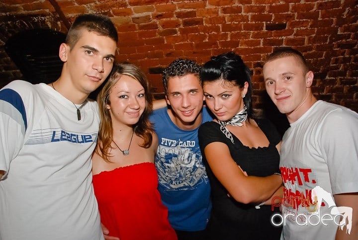 Încheie luna iunie în Club Escape, 