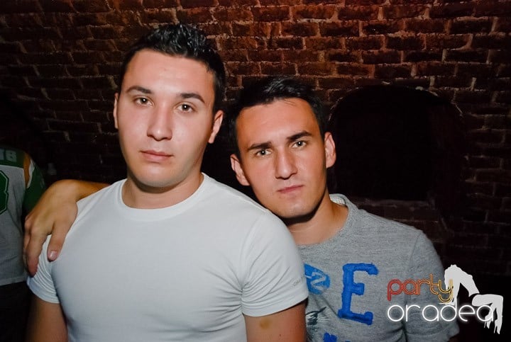 Încheie luna iunie în Club Escape, 