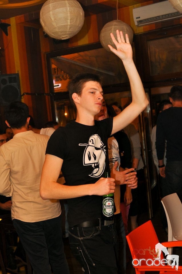 It's party time în Juice, Juice