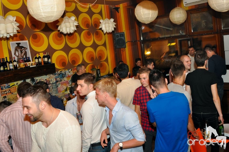 It's party time în Juice, Juice