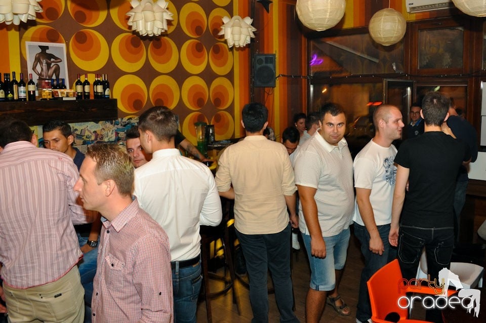 It's party time în Juice, Juice