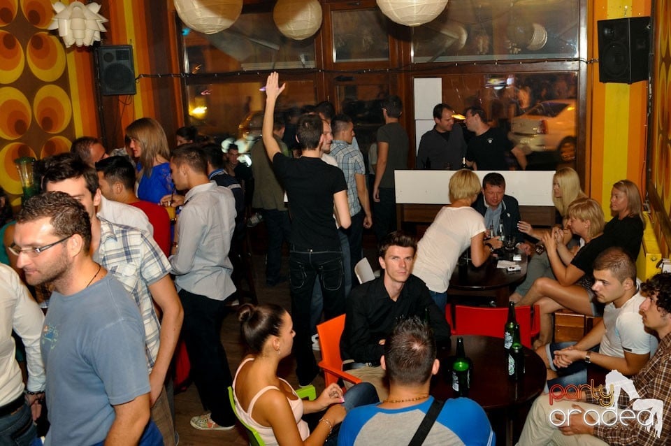 It's party time în Juice, Juice