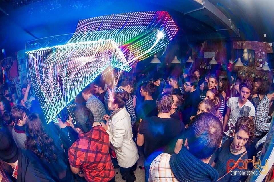 It's party time în Juice, Juice