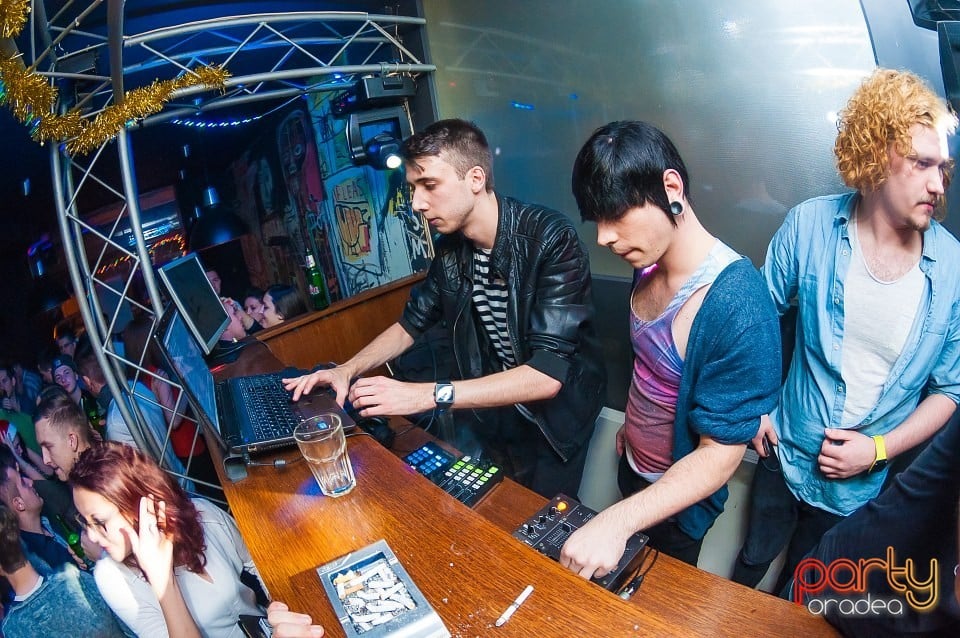 It's party time în Juice, Juice