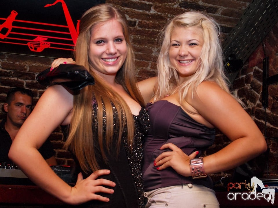 It's time for Party în Club Escape, 