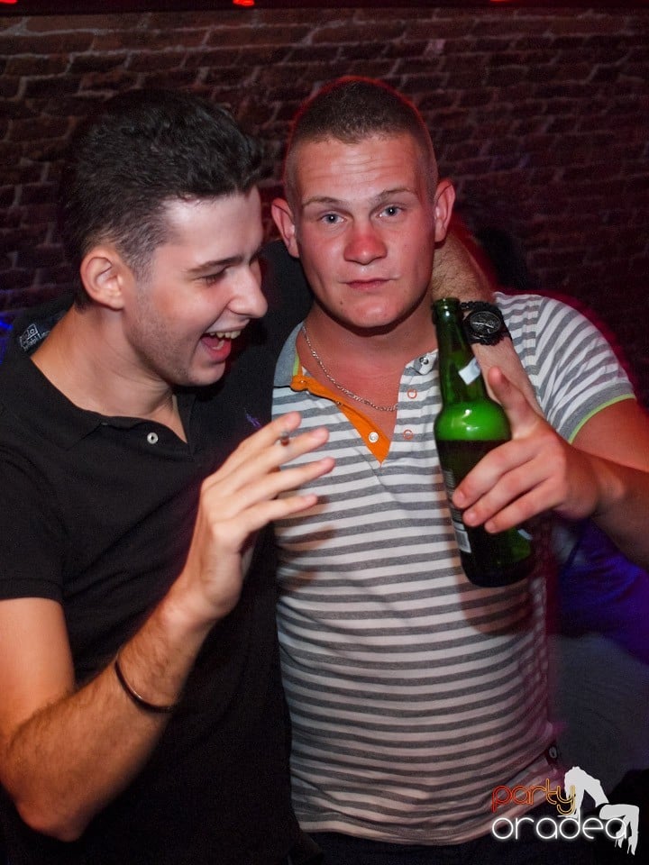 It's time for Party în Club Escape, 