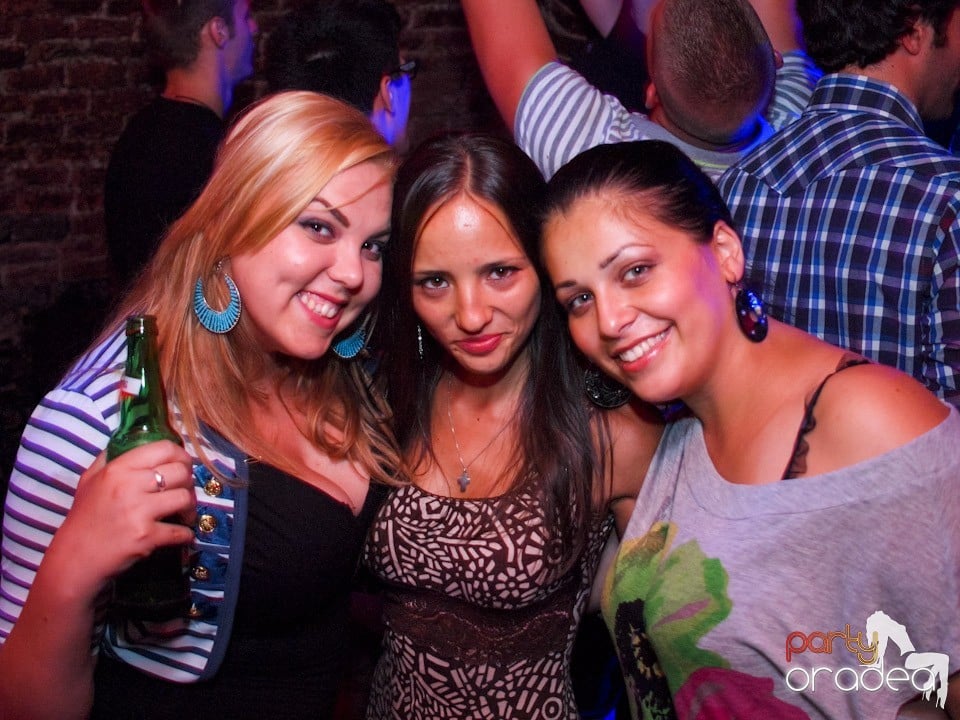 It's time for Party în Club Escape, 