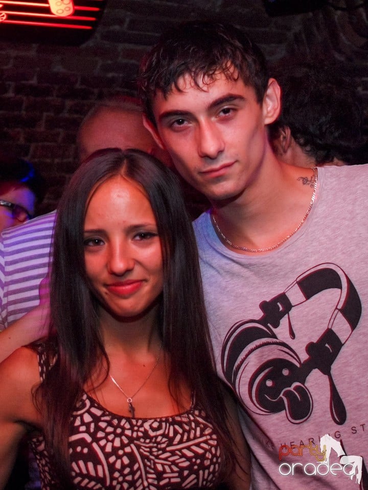 It's time for Party în Club Escape, 