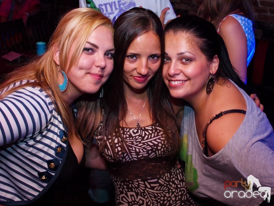 It's time for Party în Club Escape, 