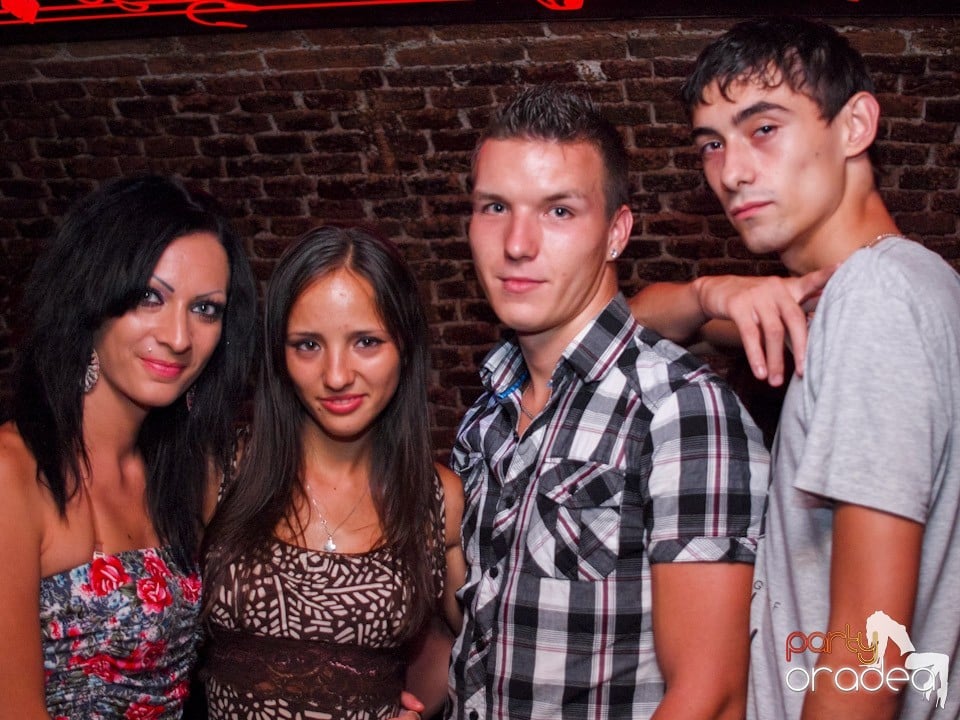 It's time for Party în Club Escape, 