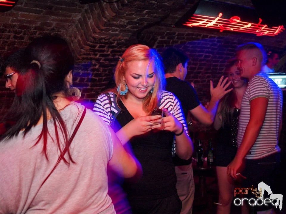 It's time for Party în Club Escape, 