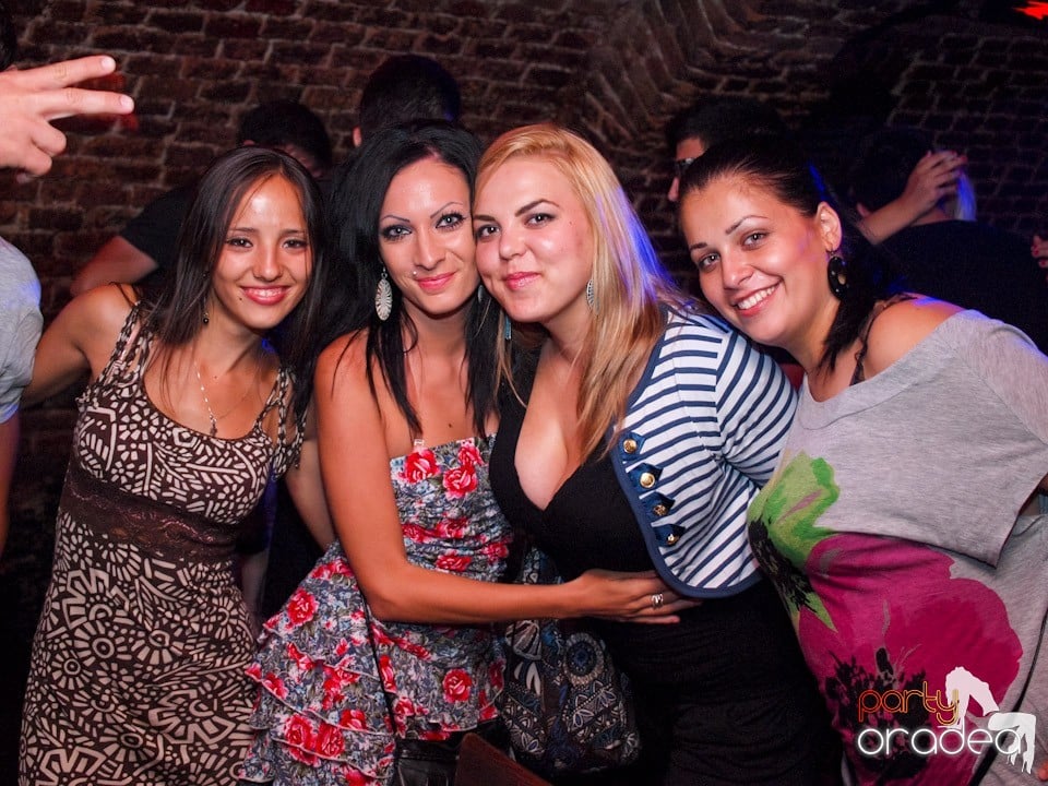 It's time for Party în Club Escape, 