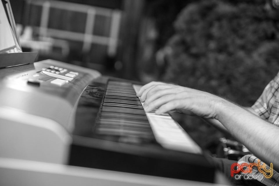Jazz Concert, Vine Summer Garden & Grill