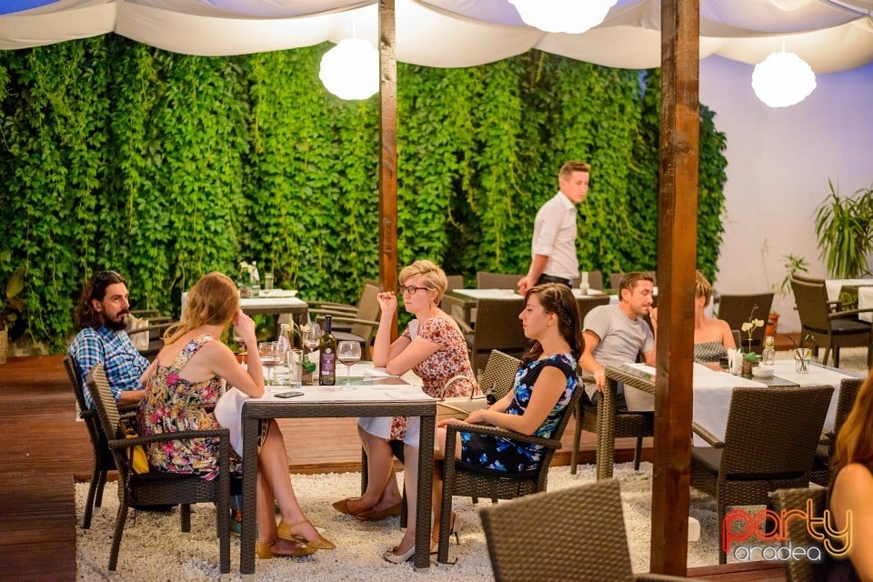 Jazz In The Garden, Vine Summer Garden & Grill
