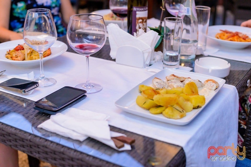 Jazz In The Garden, Vine Summer Garden & Grill
