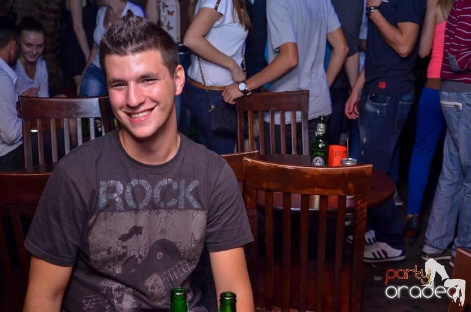 Joi: Beer Night în Club Escape, 