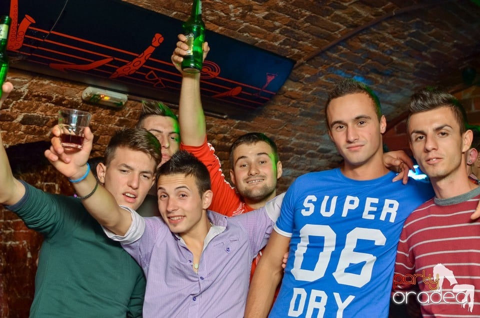 Joi: Beer Night în Club Escape, 