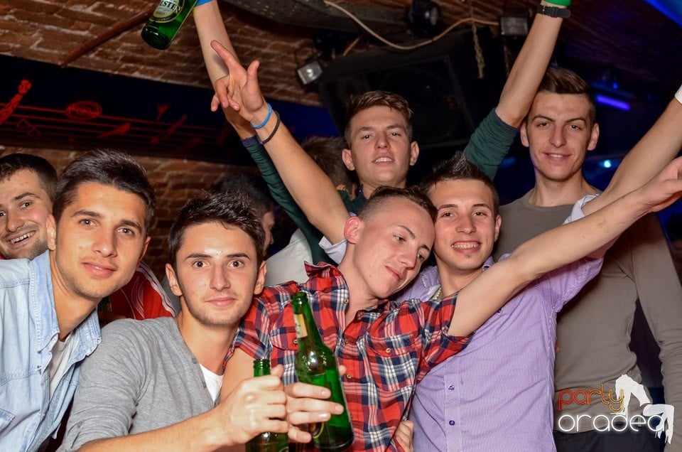 Joi: Beer Night în Club Escape, 