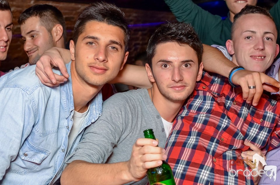 Joi: Beer Night în Club Escape, 