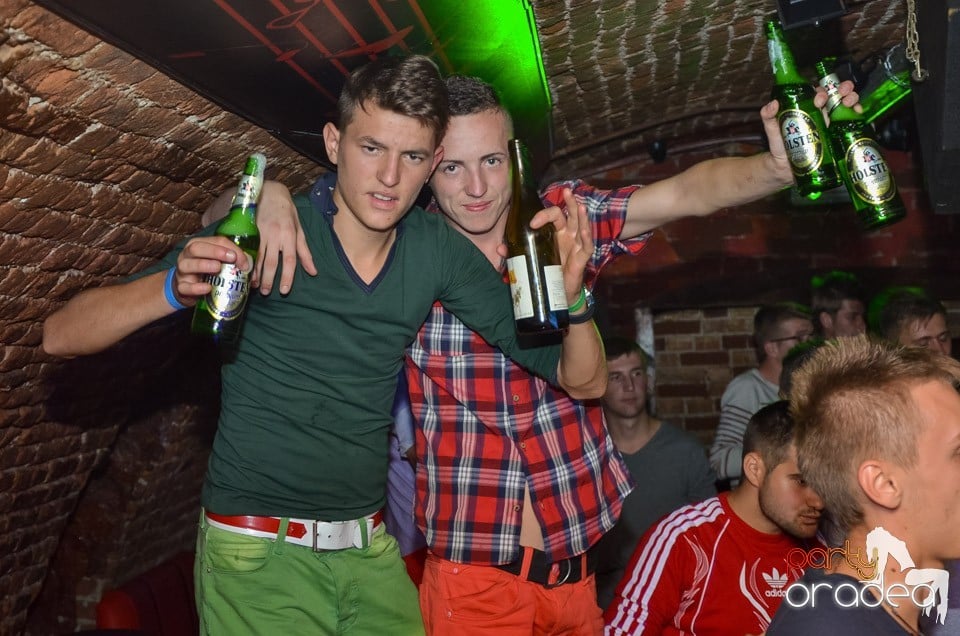 Joi: Beer Night în Club Escape, 