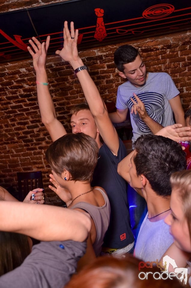 Joi: Beer Night în Club Escape, 