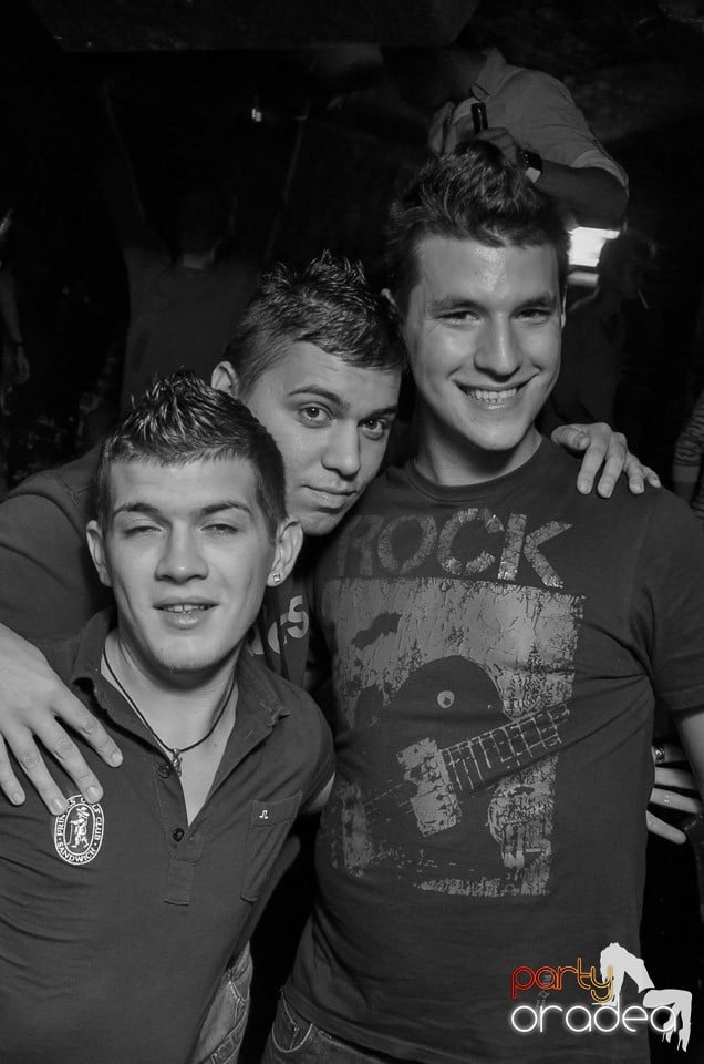 Joi: Beer Night în Club Escape, 