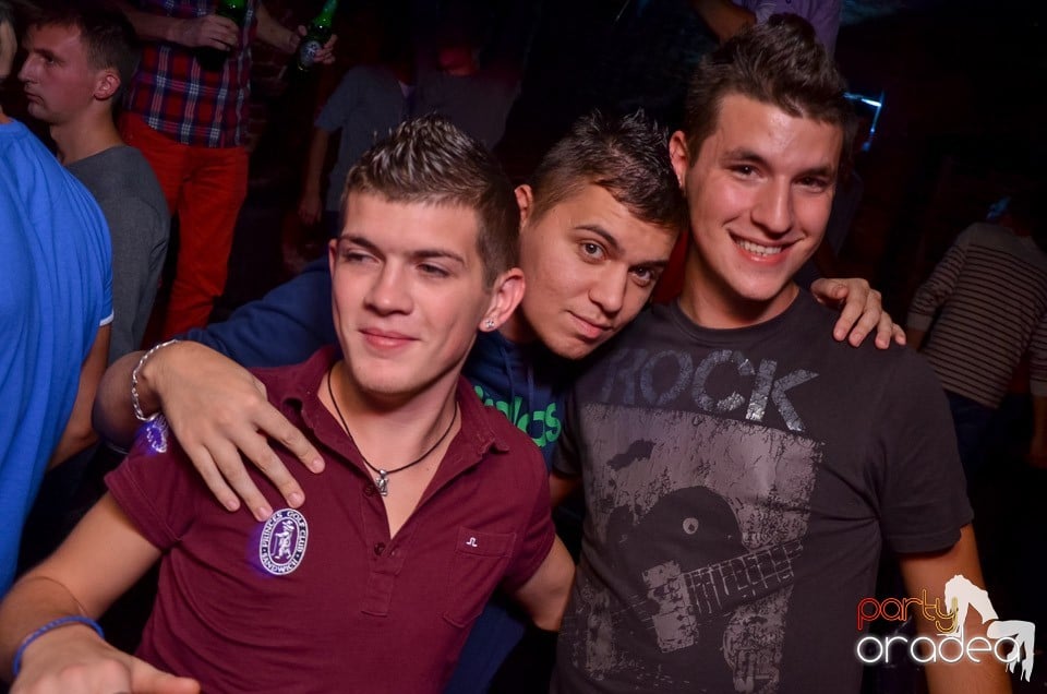 Joi: Beer Night în Club Escape, 