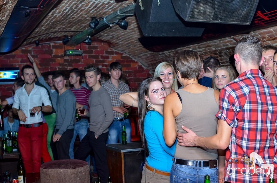 Joi: Beer Night în Club Escape, 