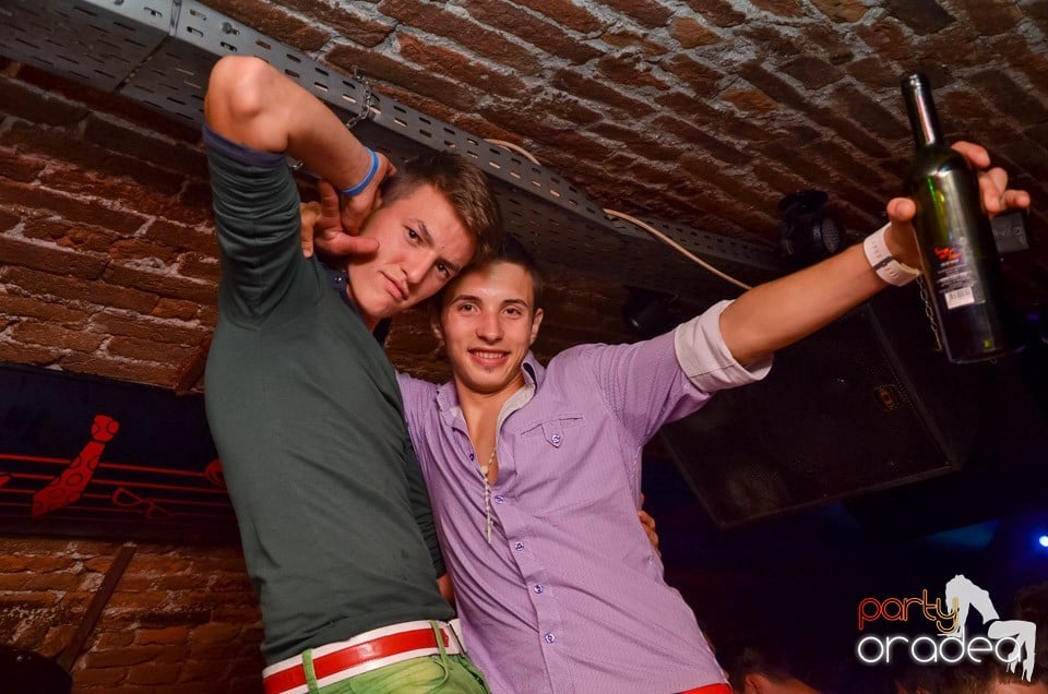 Joi: Beer Night în Club Escape, 