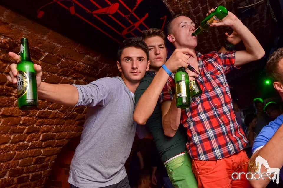 Joi: Beer Night în Club Escape, 