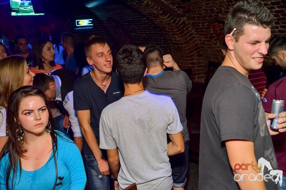 Joi: Beer Night în Club Escape, 