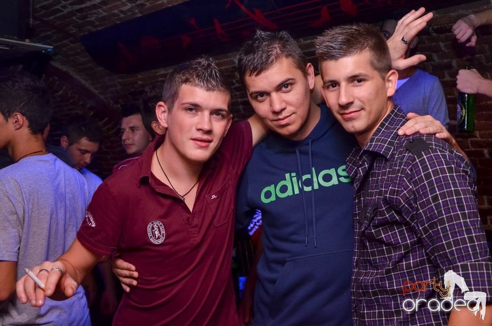 Joi: Beer Night în Club Escape, 