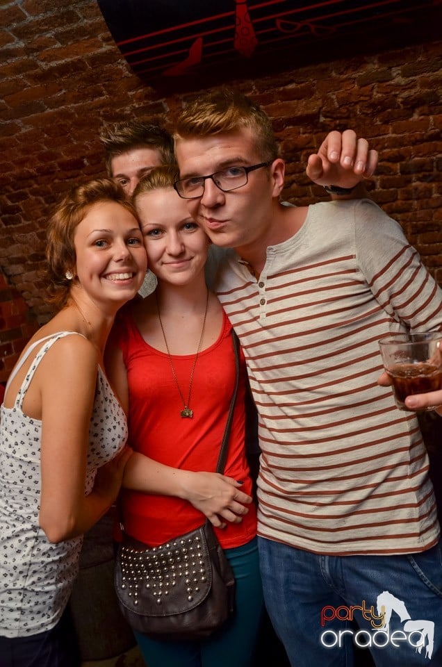 Joi: Beer Night în Club Escape, 