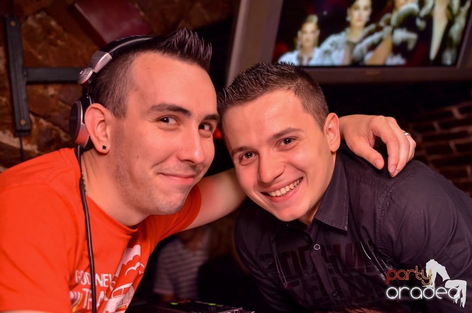 Joi e Beer Night în Escape Club, 