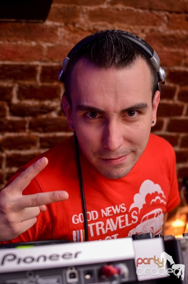 Joi e Beer Night în Escape Club, 