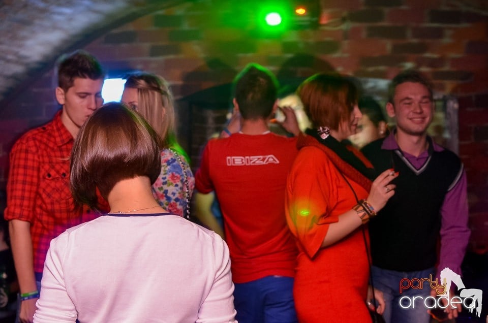 Joi e Beer Night în Escape Club, 