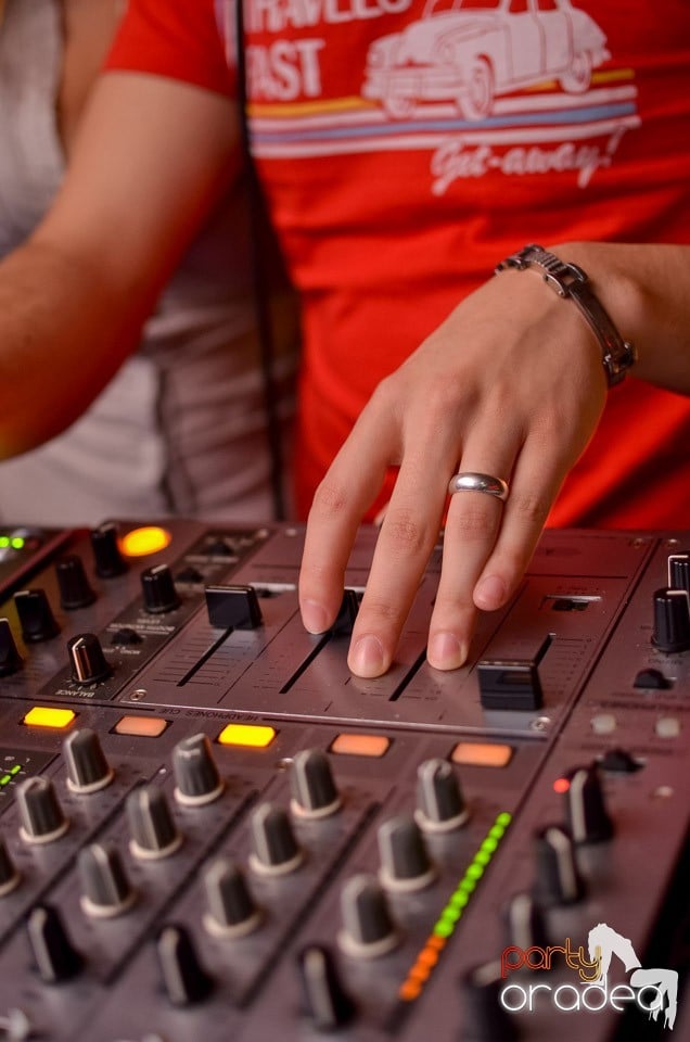 Joi e Beer Night în Escape Club, 