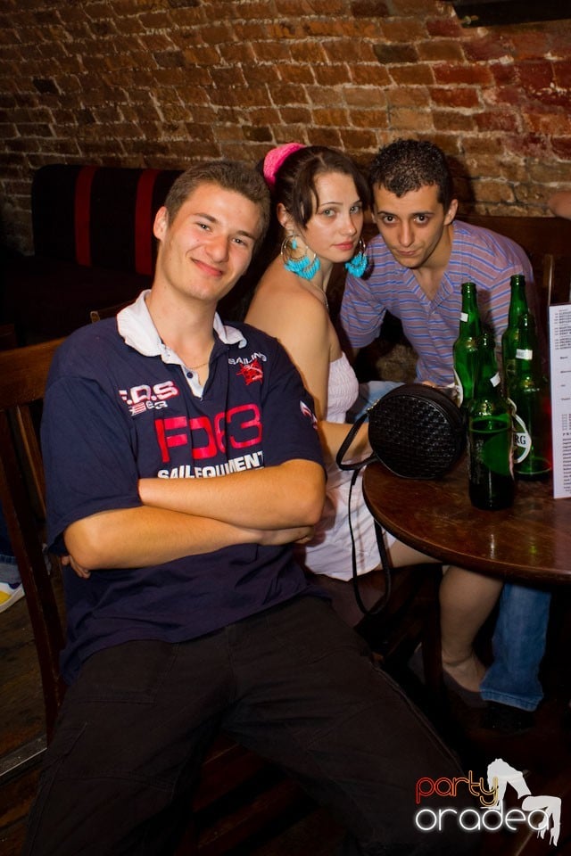 Joi e distracţie în Escape, 