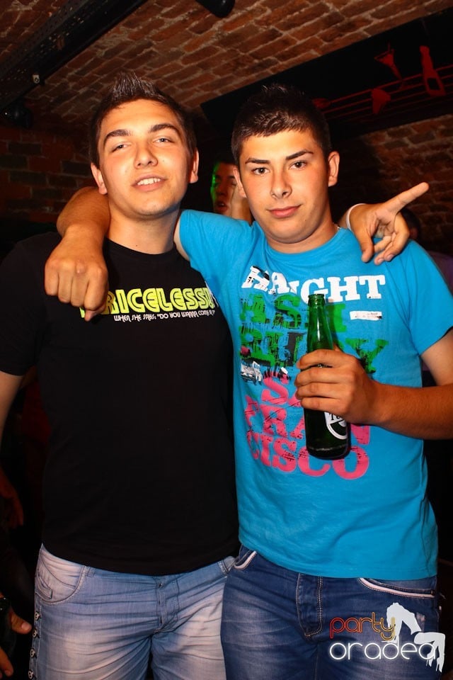 Joi e distracţie în Escape, 