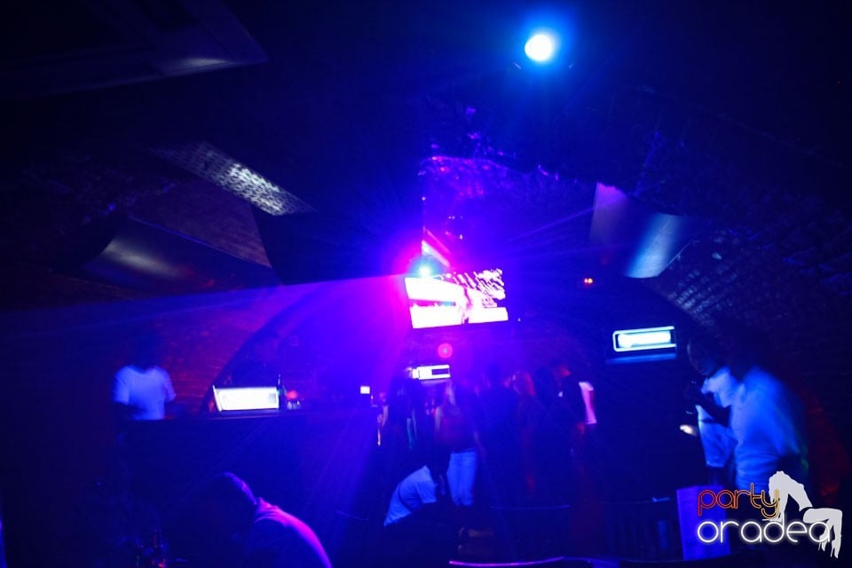 Joi e distracţie în Escape, 