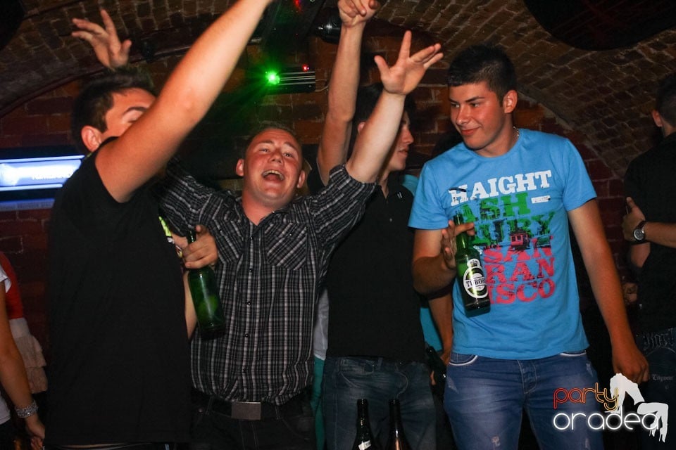 Joi e distracţie în Escape, 