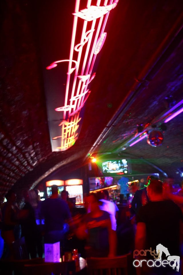 Joi e distracţie în Escape, 