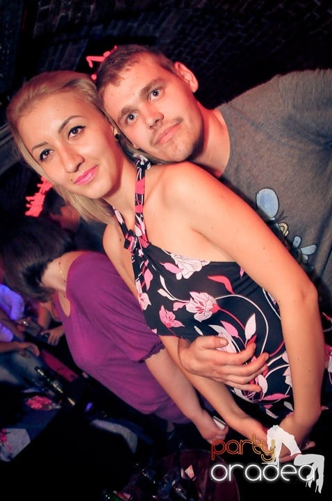 Joi petrece toată lumea în Esacpe!, 